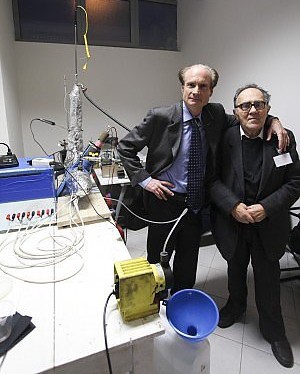 Rossi-and-Focardi-at-the-Italy-Demonstration-Jan-2011